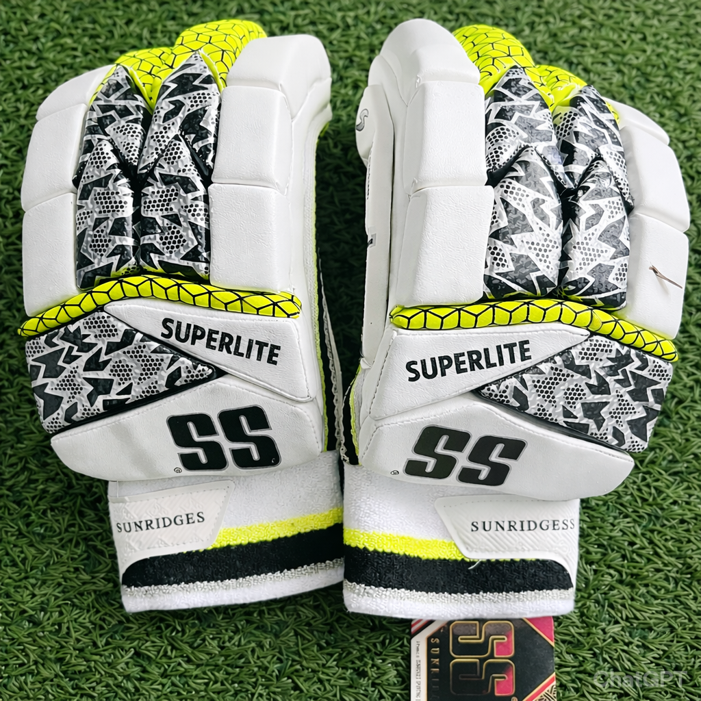 SS Superlite Batting gloves